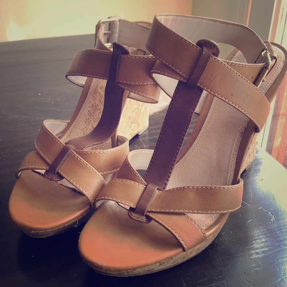 Comfy and light cork heel wedges